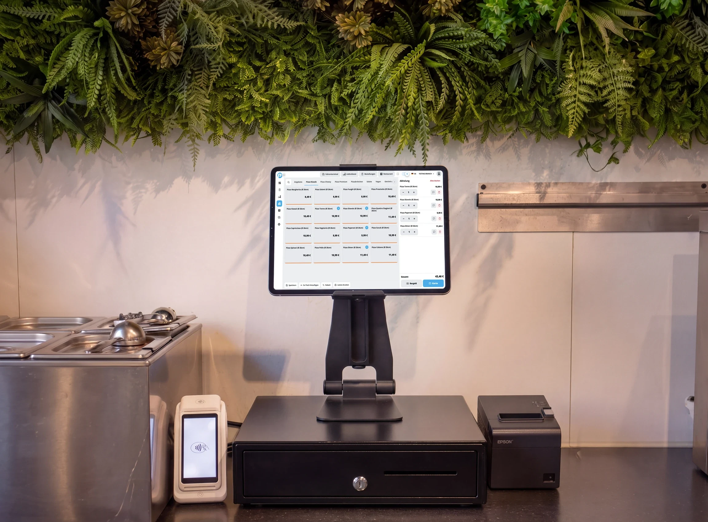 PayPoint Kasse an der Theke eines Burger-Ladens